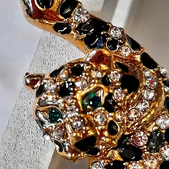 🌹NWT 18K GF Necklace Enamel, crystals, BROOCH/Pendant - Picture 12 of 15